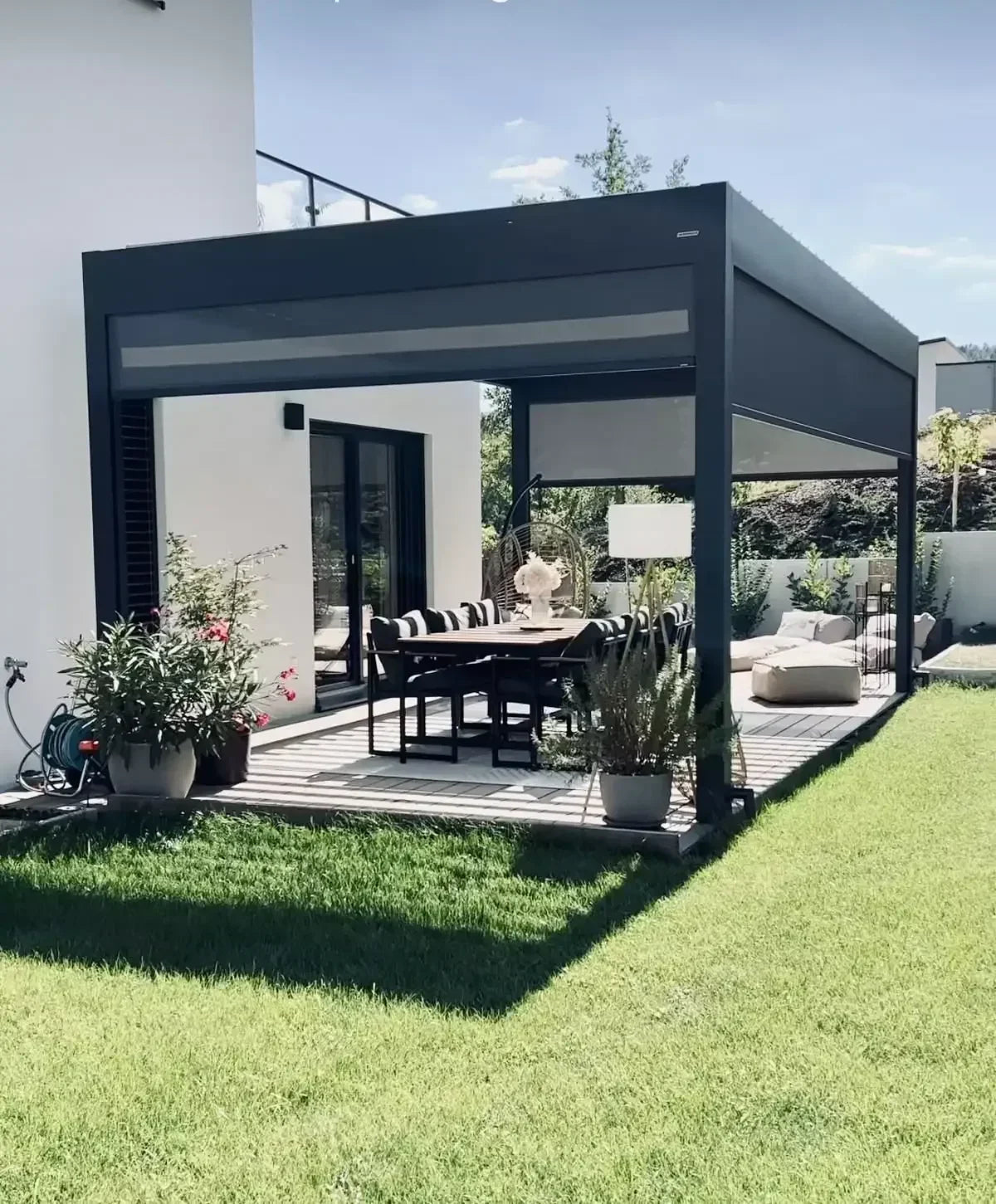 Luxury Modern Outdoor Aluminum Pergola Waterproof Louver Roof Metal 10x10 Electric Motorized Pergola
